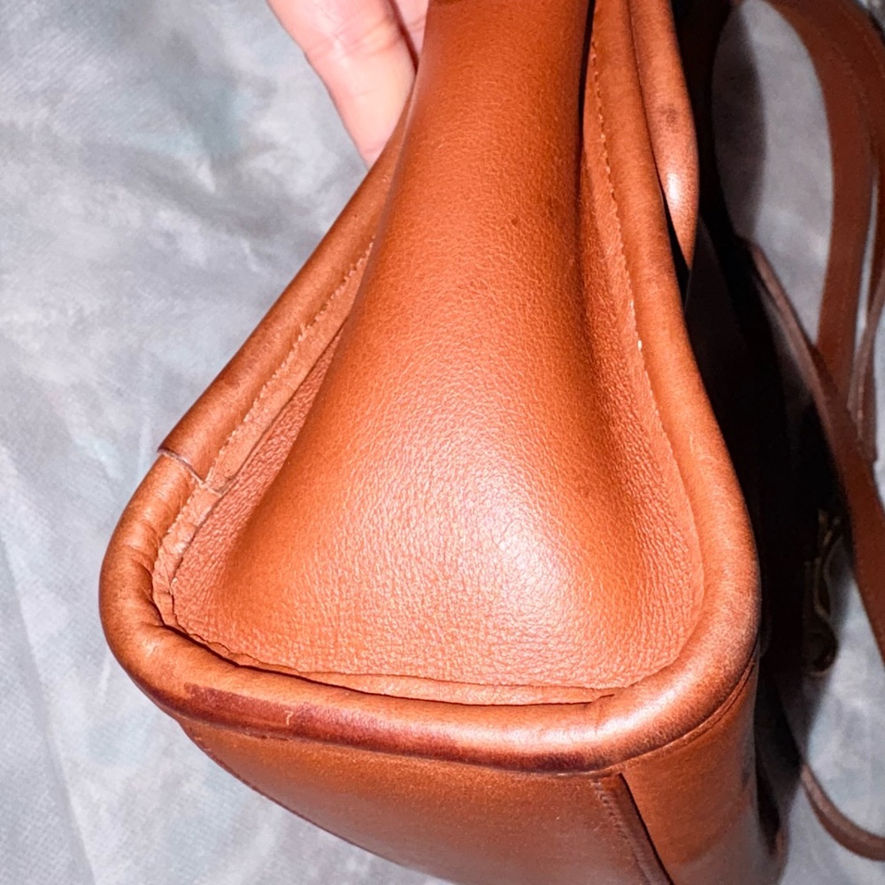 1998 VTG Coach Court British Tan 9870 - Picture 6 of 16